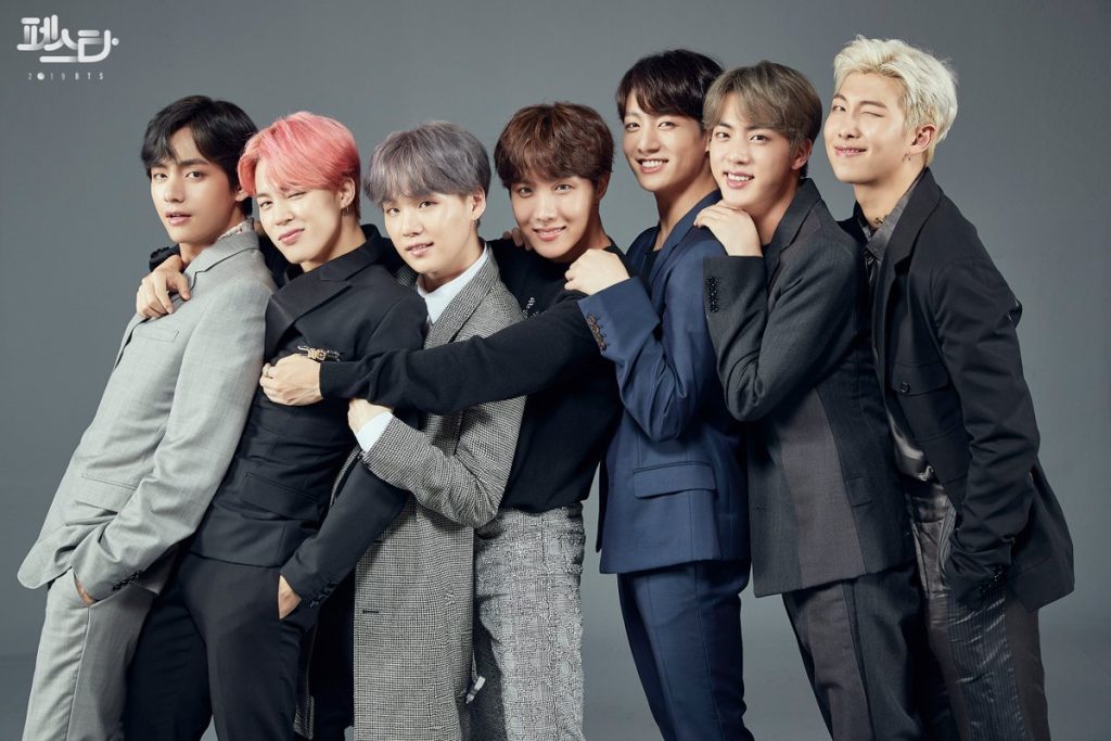 En la foto aparecen los siete miembros de la banda de k-pop llamada BTS