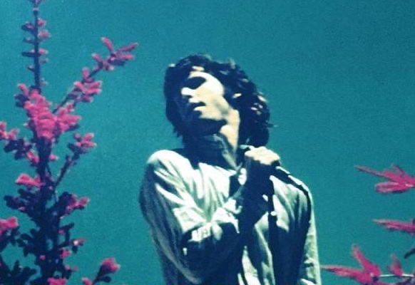 Cómo Radio Futuro mantiene viva la memoria de Jim Morrison