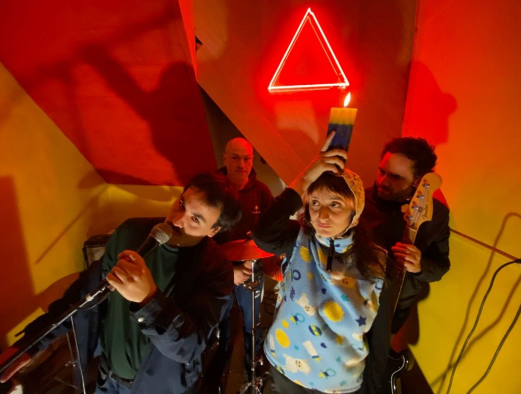 Foto de toda la banda “La bebé”