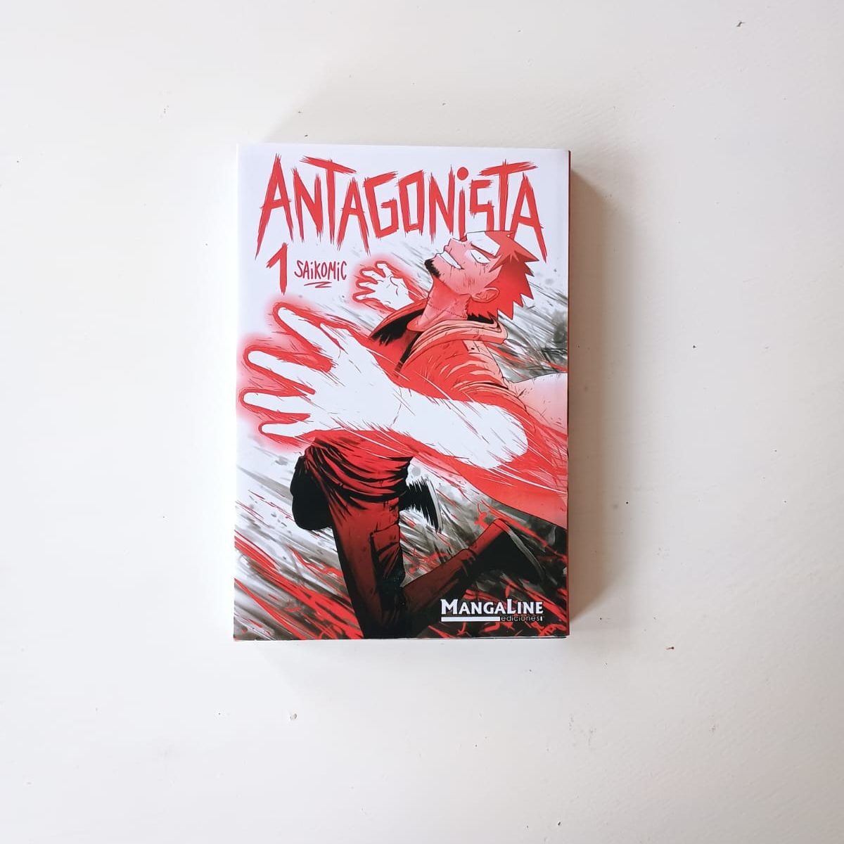 Libro: Antagonista, foto tomada por Lía Yáñez