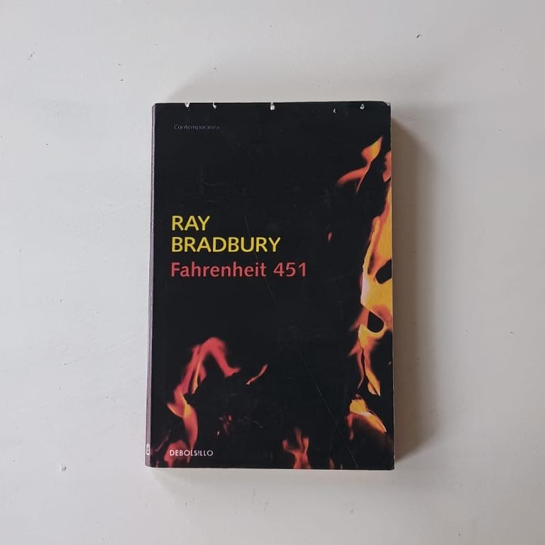 Libro: Fahrenheit 451, foto tomada por Lía Yáñez