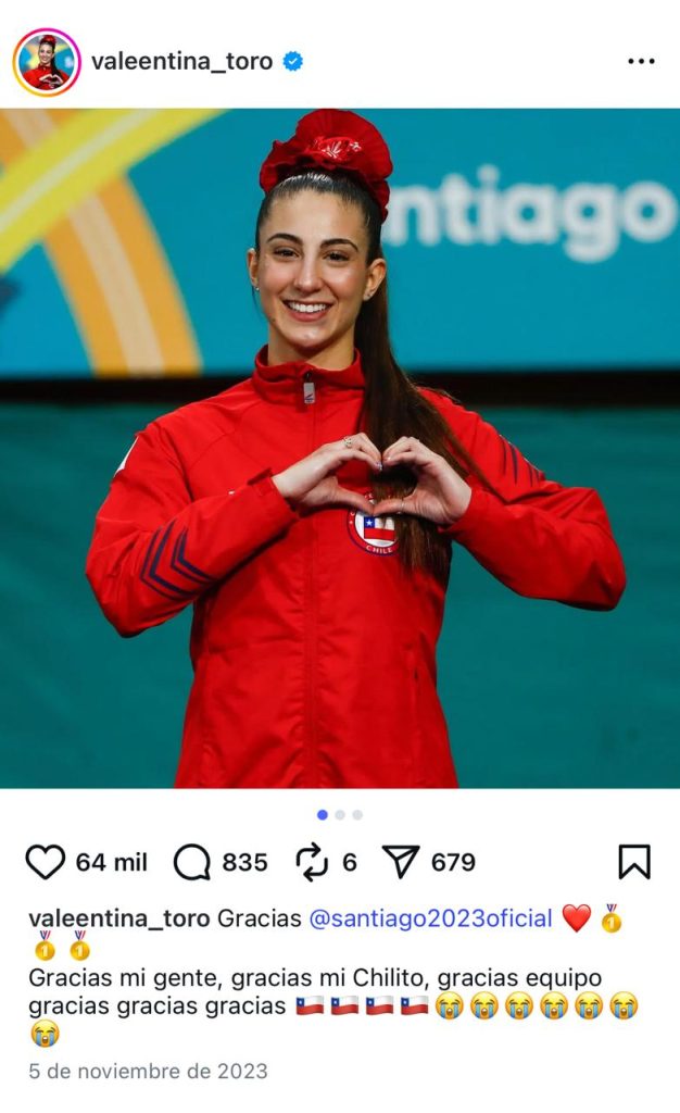 En esta imagen se encuentra la karateca Valentina Toro en los Juego Panamericanos de Santiago 2023.