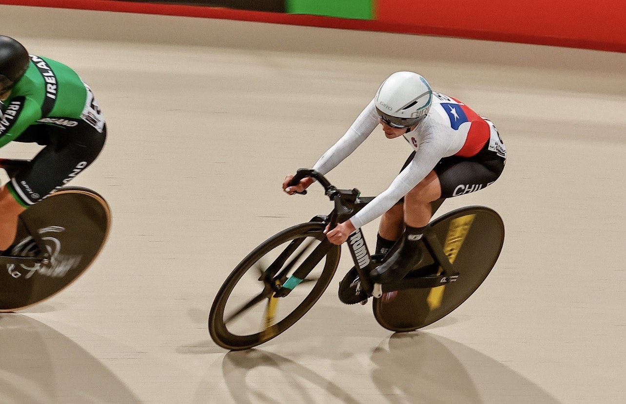 En esta imagen se ve un ciclista del team Chile